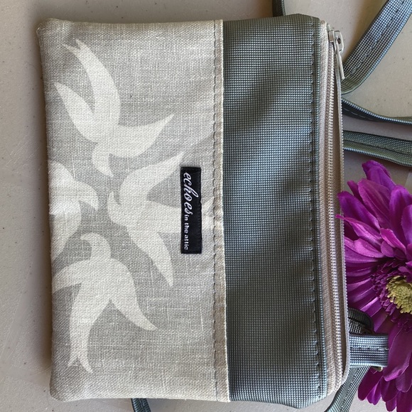 Echoes in the attic crossbody purse. Grey/silver. - Picture 2 of 6